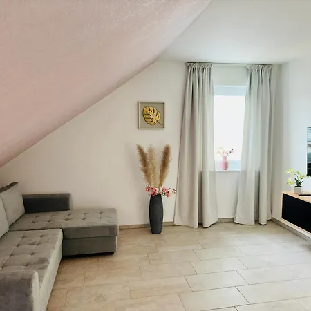 Appartamento Modern Wohnen Mit Smarttv, Arbeitsplatz Und Kueche Bad Oeynhausen