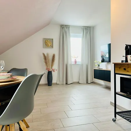 Modern Wohnen Mit Smarttv, Arbeitsplatz Und Kueche * Bad Oeynhausen