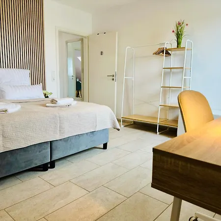 Modern Wohnen Mit Smarttv, Arbeitsplatz Und Kueche Bad Oeynhausen