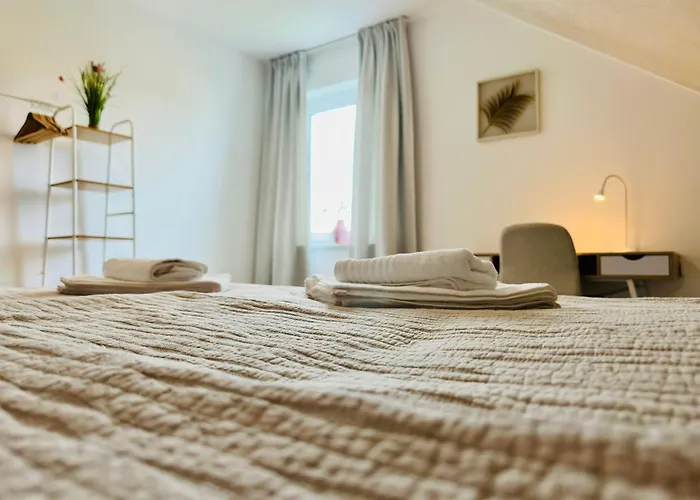 Modern Wohnen Mit Smarttv, Arbeitsplatz Und Kueche *